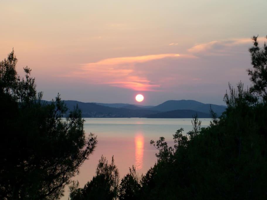 Ferienhaus Am Wasser - Kuca Rio - Iberische Finca In Dalmatien 빌리제 외부 사진